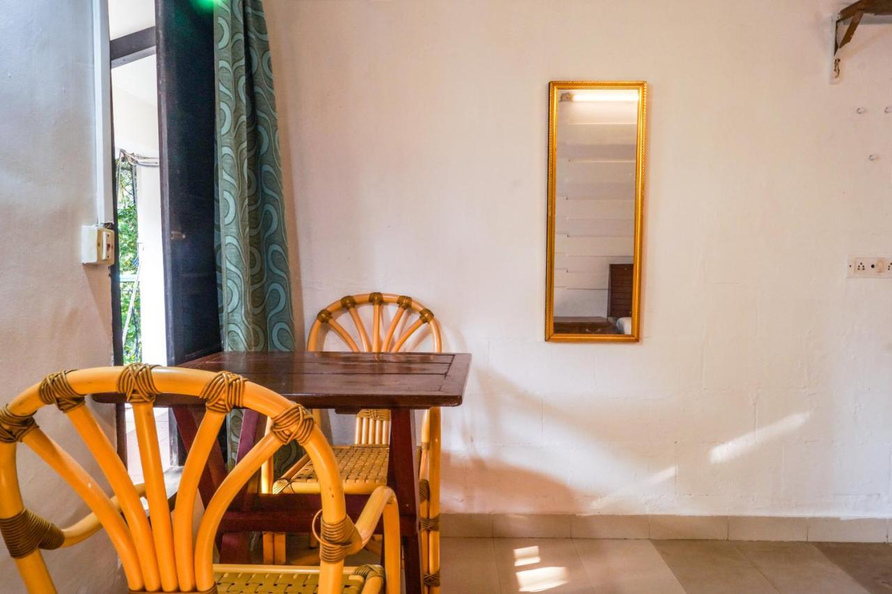 Piggy Calangute By Urban Nomads - Dorms & Pvt Rooms GOA Esterno foto