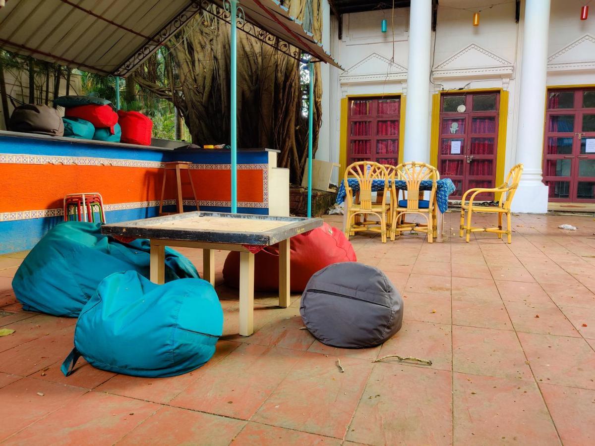 Piggy Calangute By Urban Nomads - Dorms & Pvt Rooms GOA Esterno foto