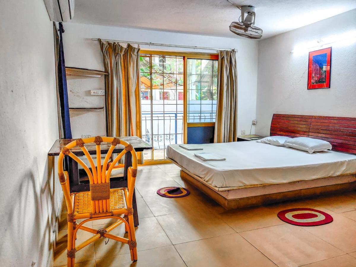 Piggy Calangute By Urban Nomads - Dorms & Pvt Rooms GOA Esterno foto