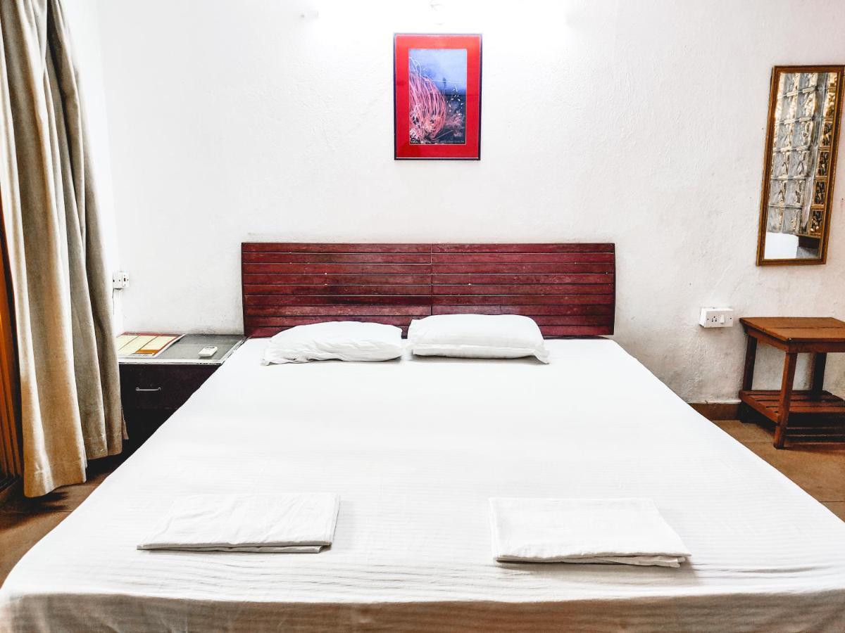 Piggy Calangute By Urban Nomads - Dorms & Pvt Rooms GOA Esterno foto