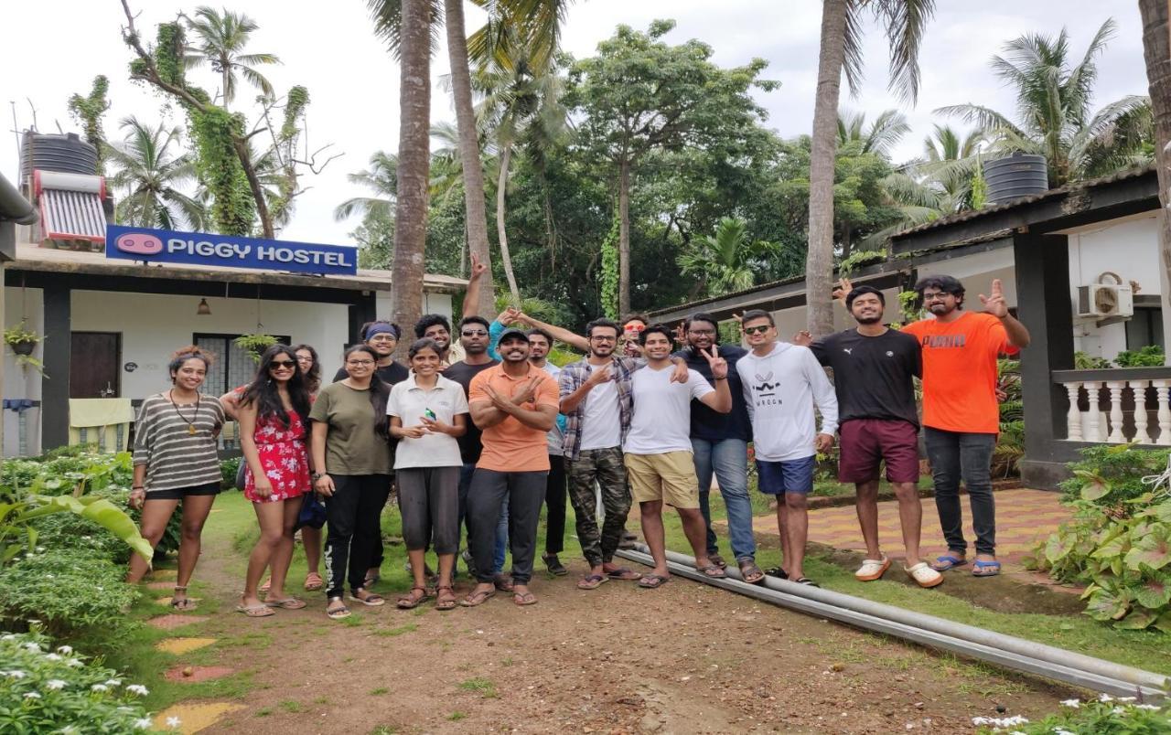 Piggy Calangute By Urban Nomads - Dorms & Pvt Rooms GOA Esterno foto