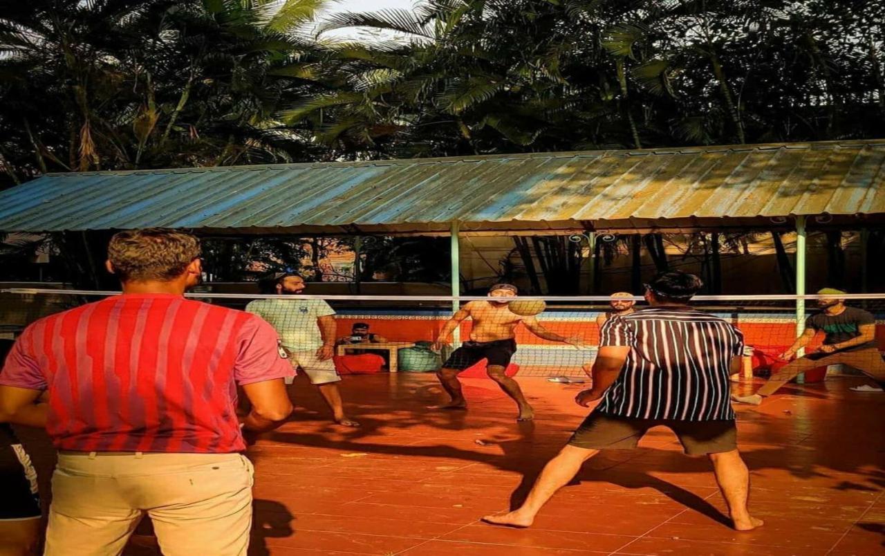 Piggy Calangute By Urban Nomads - Dorms & Pvt Rooms GOA Esterno foto