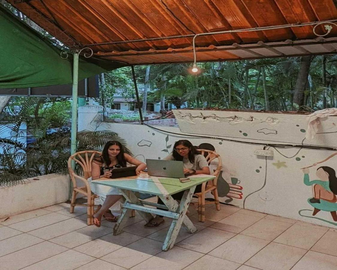 Piggy Calangute By Urban Nomads - Dorms & Pvt Rooms GOA Esterno foto