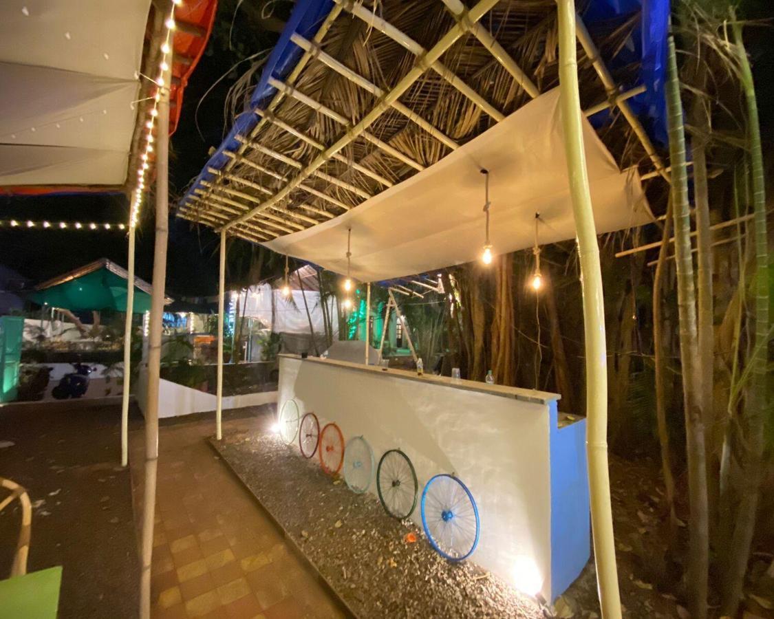 Piggy Calangute By Urban Nomads - Dorms & Pvt Rooms GOA Esterno foto