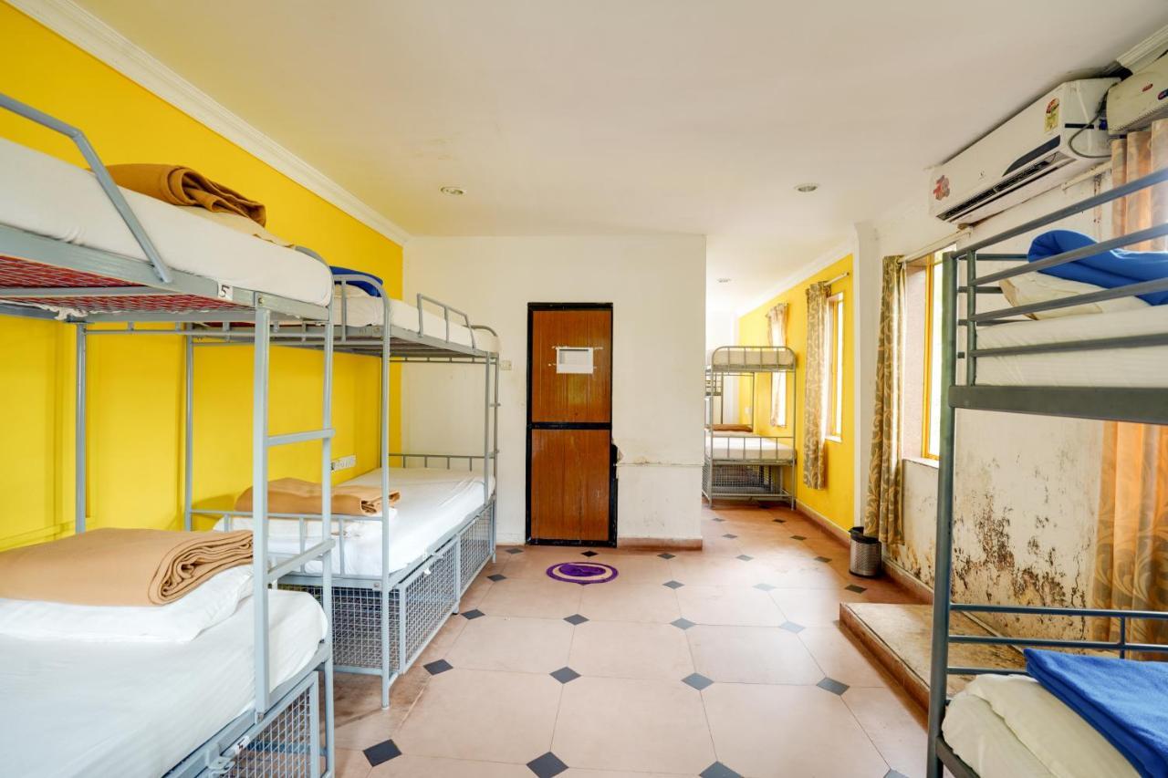 Piggy Calangute By Urban Nomads - Dorms & Pvt Rooms GOA Esterno foto